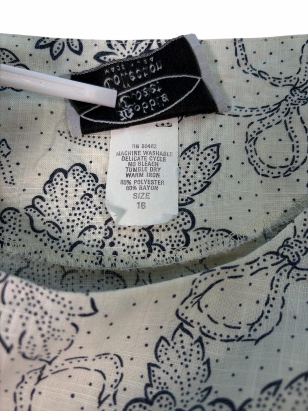 Bobbi’s Closet Women 16 Short Sleeve Top/Off White/blue Floral Print/Boatneck - Picture 7 of 8